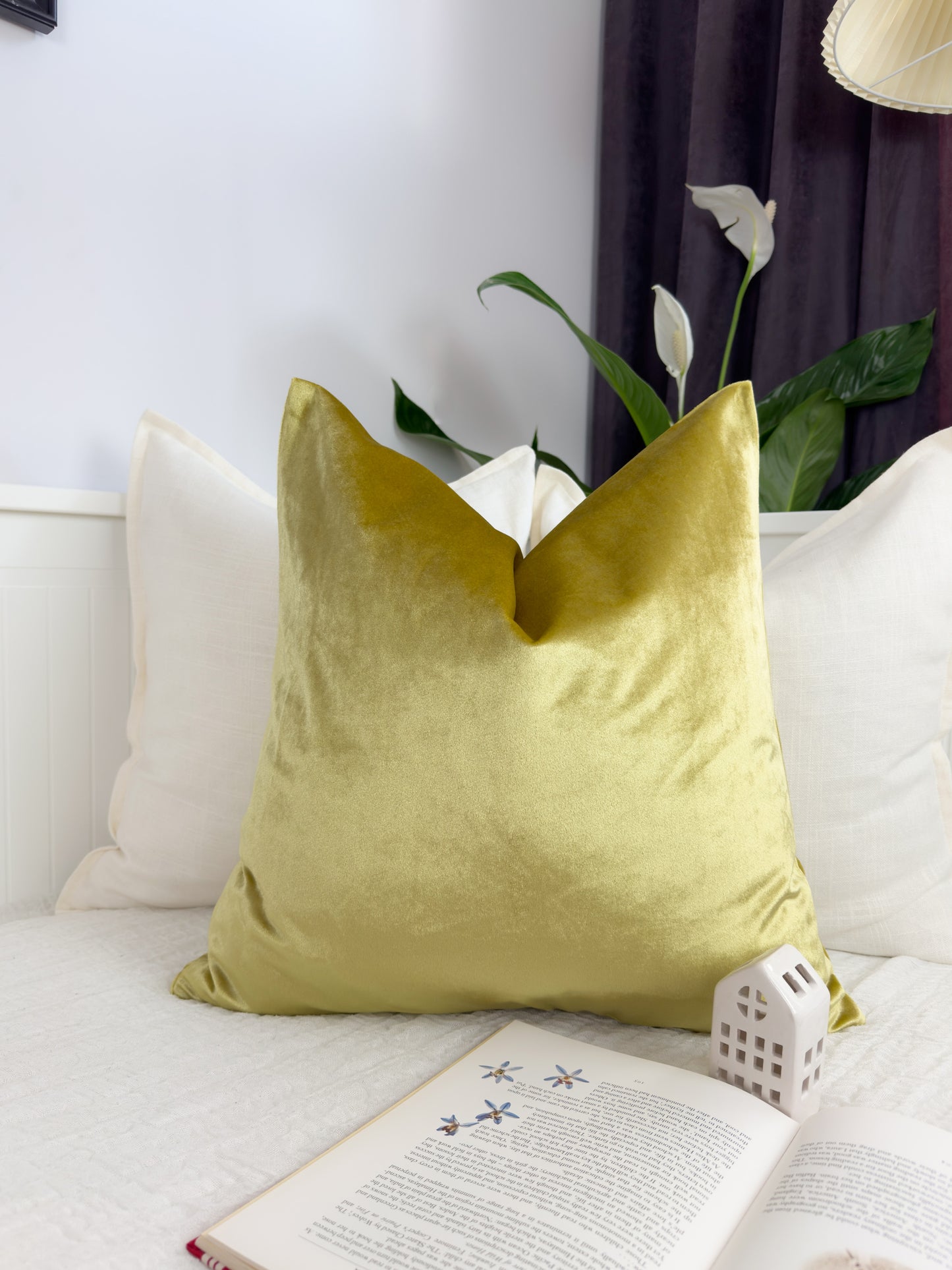 Velvet Shiny Gold Cushion Cover Decorative Yellow Sofa Cushion Soft Cotton Velvet Throw Cushion for Couch or Bed