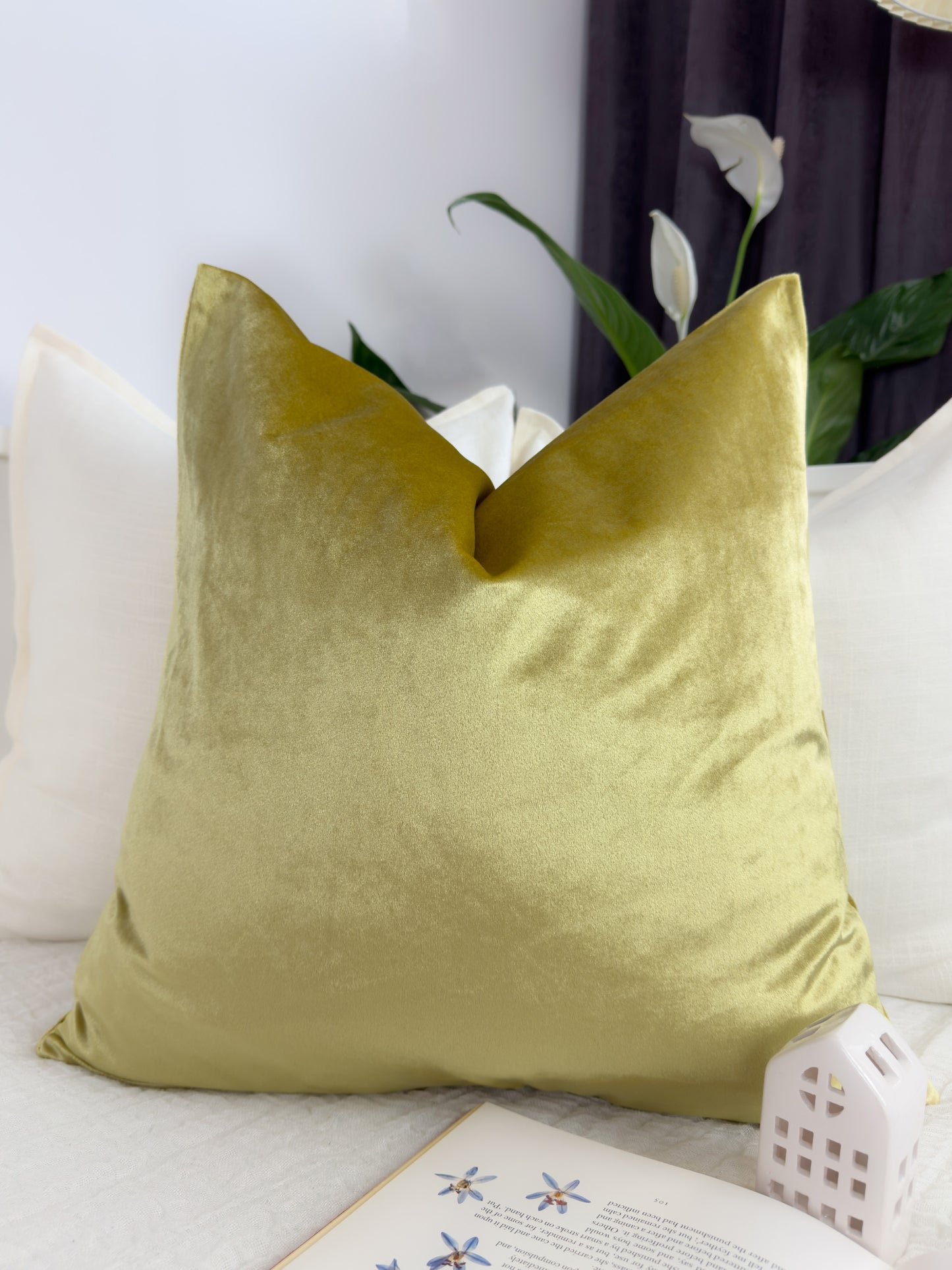 Velvet Shiny Gold Cushion Cover Decorative Yellow Sofa Cushion Soft Cotton Velvet Throw Cushion for Couch or Bed