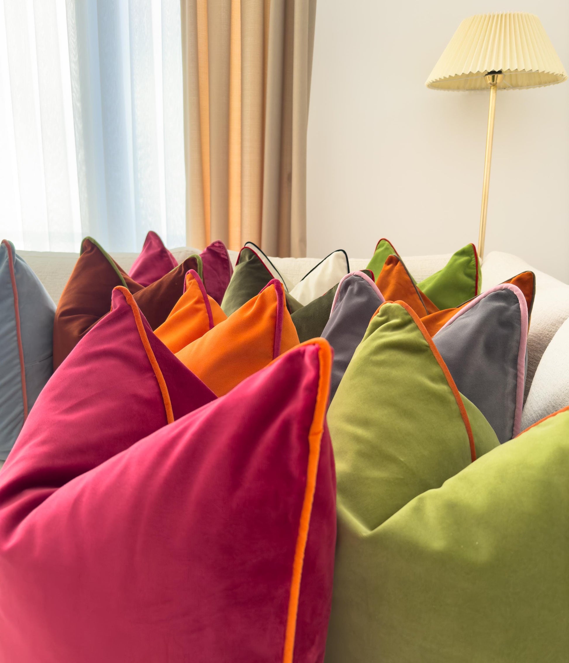 velvet piping pillow